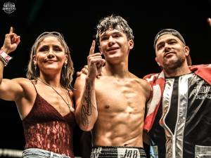 Esordio pro di Starboy Juarez, figlio della campionessa WBC Lulu e nipote della leggendaria Barbie