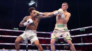 Whittaker l'istrione rischia di saltar per aria contro il modesto Wallace
