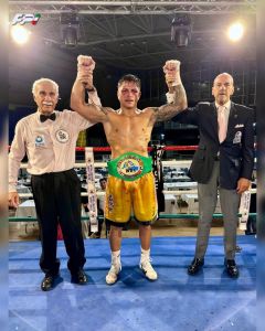 Salvatore Cavallaro vince, soffrendo, la cintura “Mediterraneo” WBC