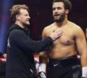 Il massimo Moses Itauma si allena nella palestra di Mayweather per preparare il rientro a gennaio