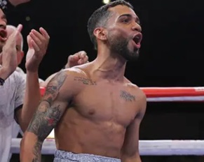 "El pupillo" Oscar Collazo vuole diventare doppio campione nei  pesi paglia  a Riyadh