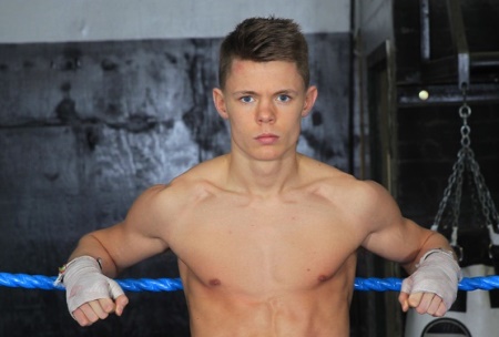  L'ex campione dei mosca Edwards in una eliminatoria Ibf contro Nqothole a Londra