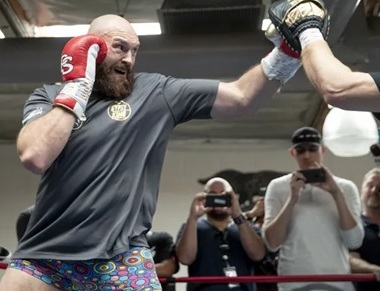 Sorprende Tyson  Furo:- Batto Makhmudov, vinco un titolo e mi ritiro di nuovo 