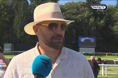 Si può tranquillamente  affermare che Tyson Fury "Si è dato all' ippica " !