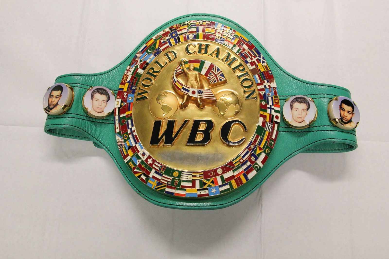 Duello intrigante a Parigi  ! Venerdi l'oro olimpico  dei massimi Yoka contro Okolie n° 1 Wbc