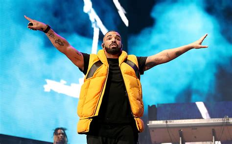 Il rapper Drake perde oltre mezzo milione di dollari scommettendo su Tyson Fury contro  Usyk