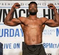 In Texas Efe Ajaba batte Guido Vianello ai punti per split decision