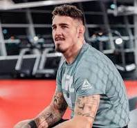 Aspinall, campione UFC  dei massimi: "Guarderò Tyson-Paul con angoscia"