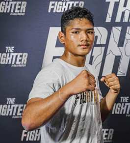 Looksaikongdin Sangarthit Thai 16 anni