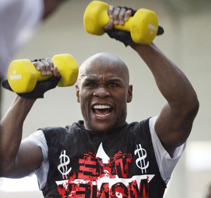 Mayweather Jr con i pesi