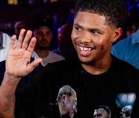 Ora Shakur  Stevenson  è un free agent di se stesso e rifiuta l'offerta di  Top Rank