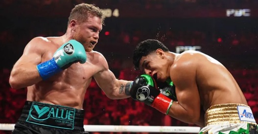 Il campione  totale dei supermedi Saul Alvarez batte  Munguia  ai punti  a Las Vegas 