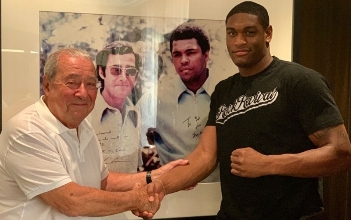 Anderson Jared firma per Arum
