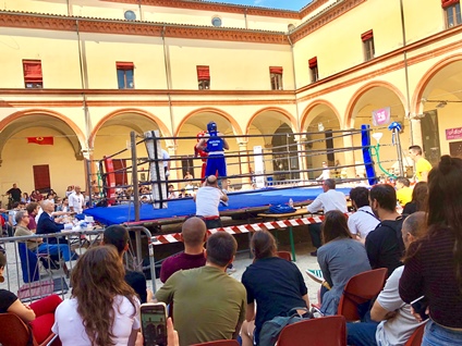 BOILOGNA TRE PUBBLICO