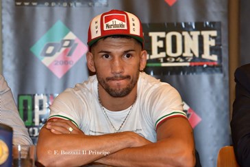 Blandamura con cappello
