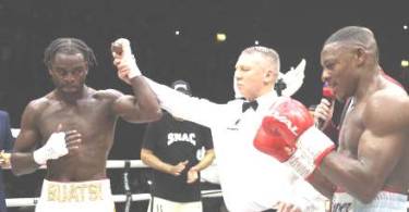 Buatsi beat Azeez Febbraio24