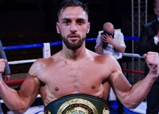 A Ugento Giuseppe Carfafa si conferma  campione dei leggeri su Acatullo 