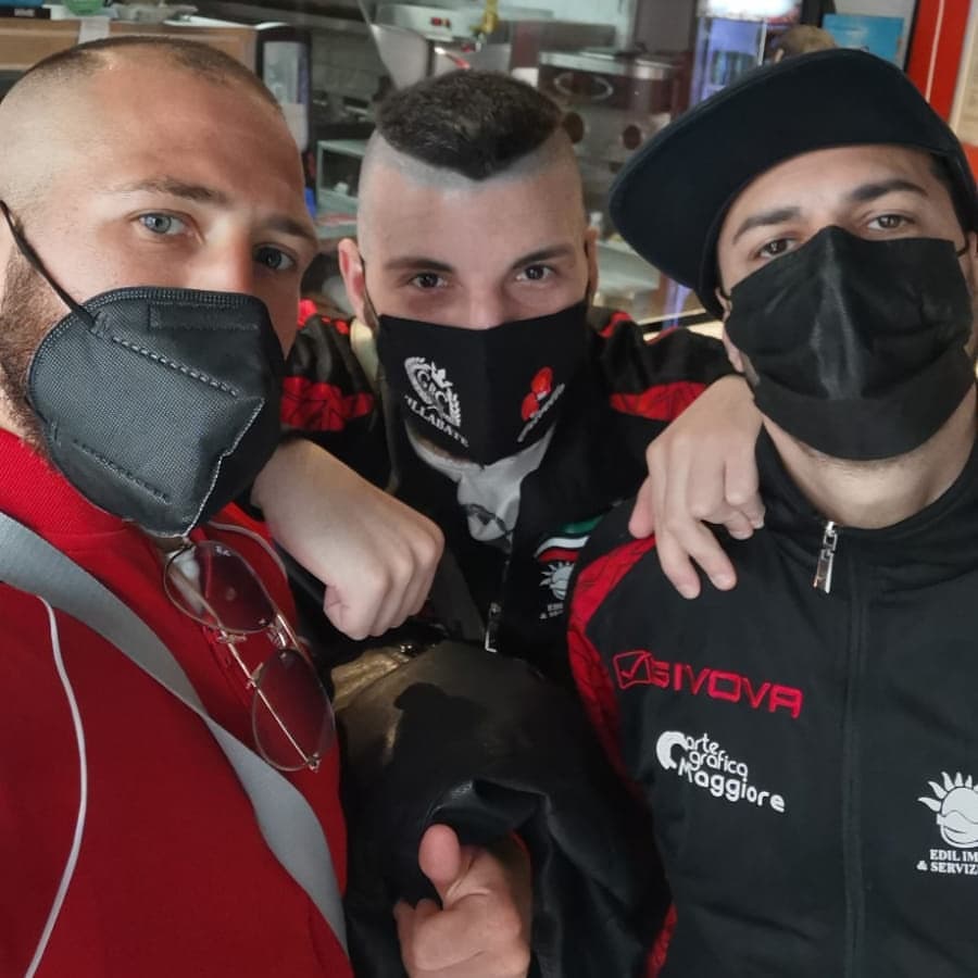 CRivello con Maschera
