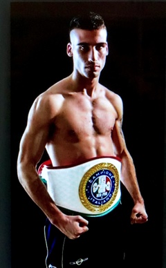 Cristofori Nicola campione in posa