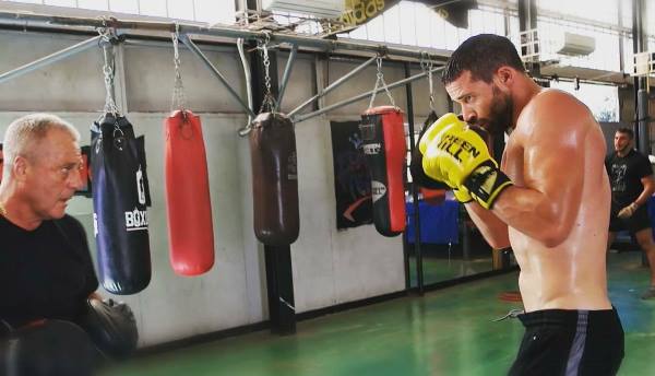 De Carolis train palestra