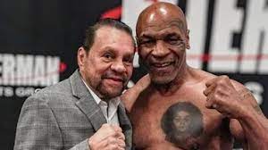 Roberto Duran fa visita a Mike Tyson. Emozionante incontro tra due leggende 