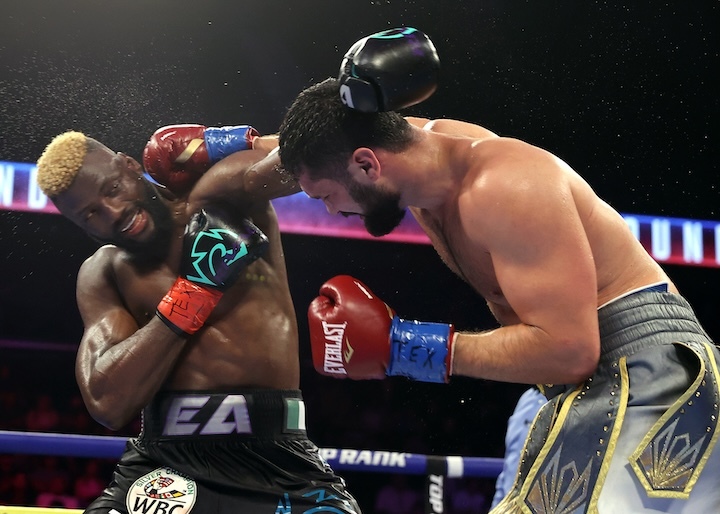 Efe_Ajagba_vs_Guido_Vianello_action15.jpg