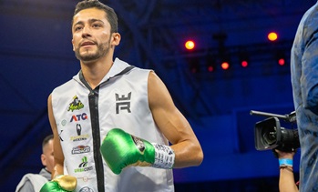 Rafael Espinoza si conferma campione Wbo demolendo in tre round Chirino a Las Vegas