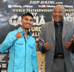 Foreman foto con Mikey Garcia
