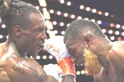 Il campione Wbc dei superpiuma Foster, battuto Nova, salirà nei leggeri- VIDEO