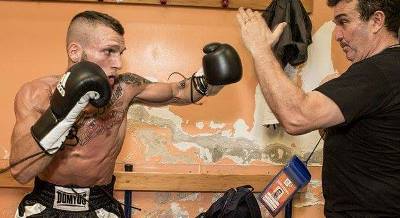 GRANDELLI IN palestra guanti