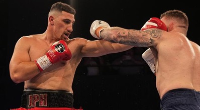 A Brisbane il massimo  Justis Hunivince per ko al 2°round. Torna campione Waterman