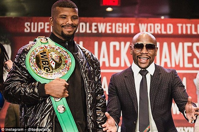 Jack Badou con Mayweather manager