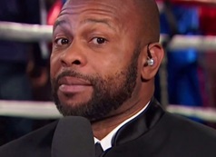 Jones jr ROy Microfono