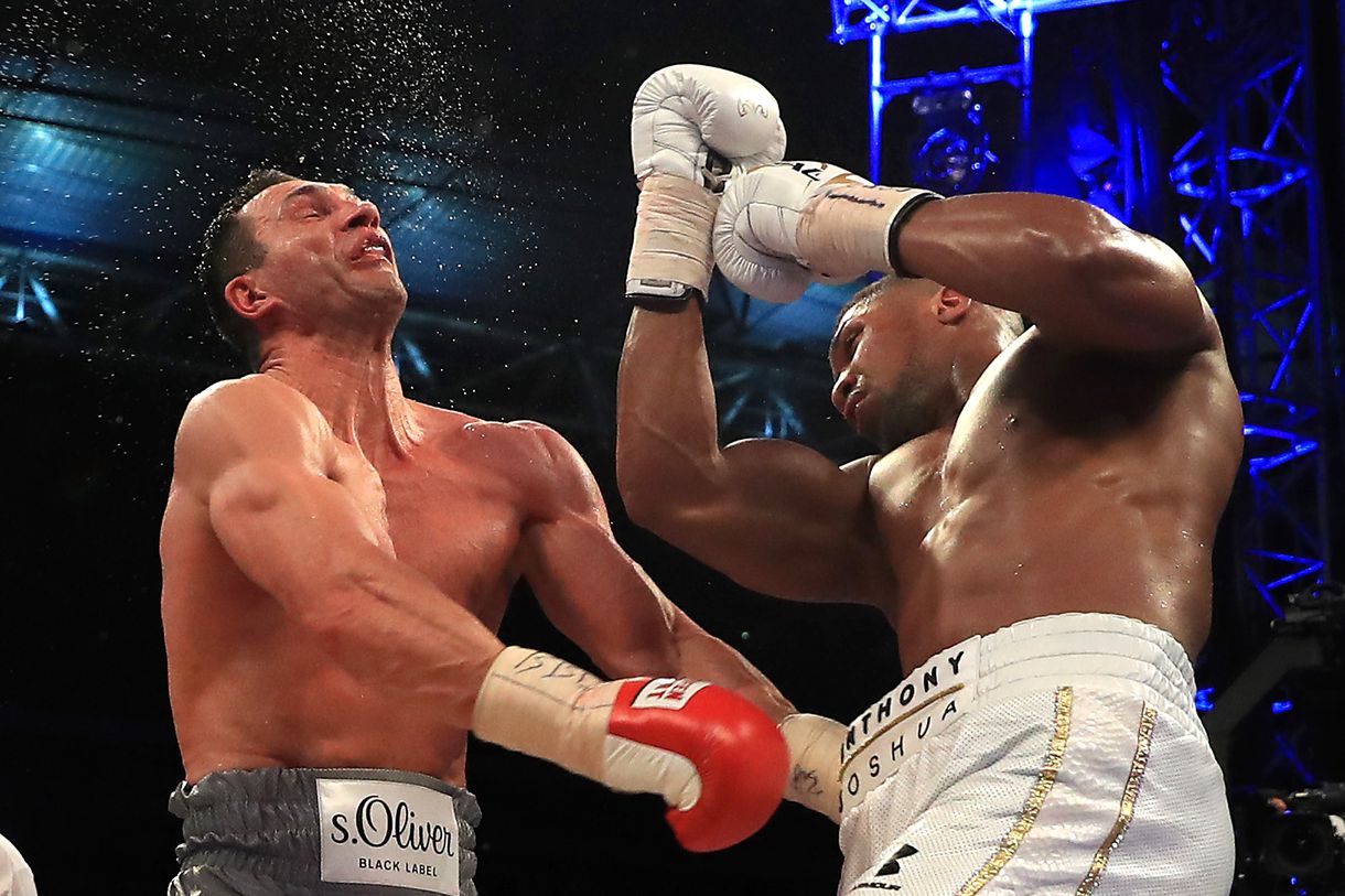Joshua colpisce Klitschko