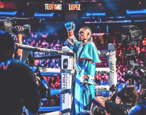 Teofimo Lopez studia i superleggeri e si prepara per Ortiz 