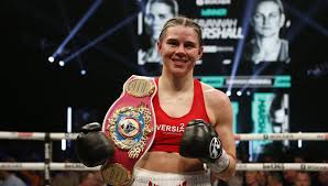 Savannah Marshall  campionessa della 4 sigle dei supermedi lascia la boxe per  la MMA