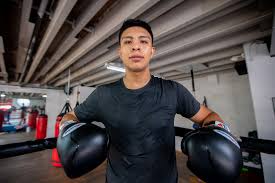 Venerdi' l'ex  campione Wbo Jaime Munguia contro il tosto  Bazinyan  in Arizona.