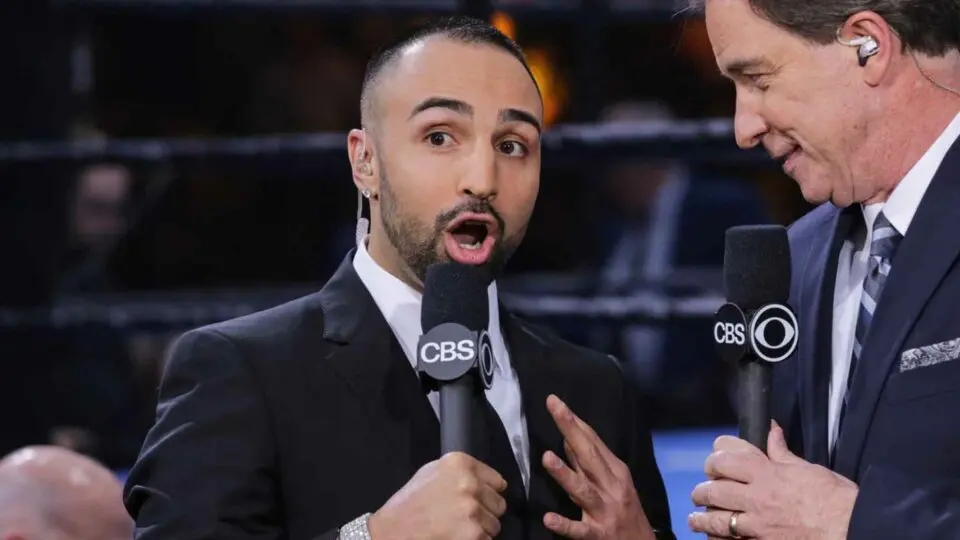Malignaggi cravatta e microf