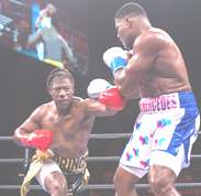 Martin Charles beat Vargas 22