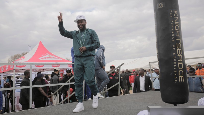 Mayweather live in Zimbawe