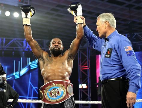 Nelson Steven win cintura