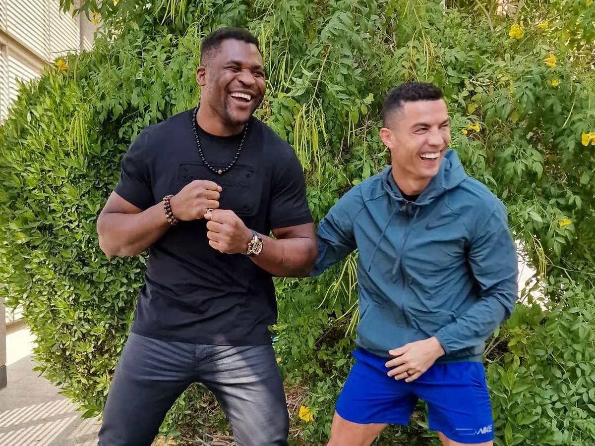 Ngannou con Ronaldo