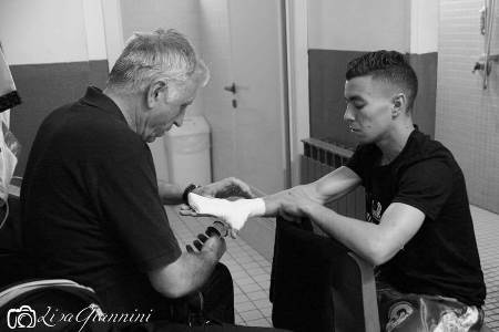 Obbadi bendaggi con boncinelli