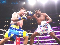 Ortiz perde da Ruiz
