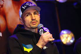 POSTOL Viktor con microf