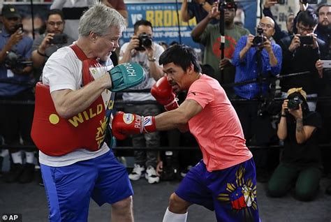 Pacquiao train With Roach