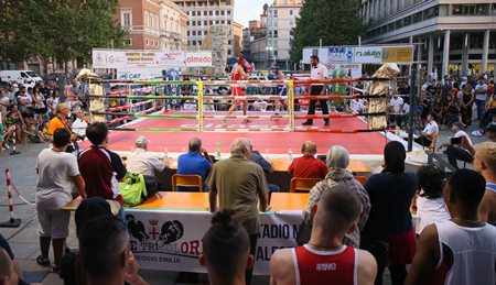 REGGIO QUATTRO IN PIAZZA