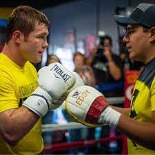 REYNOSo con Canelo