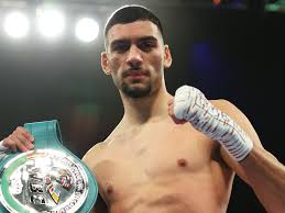 Hamzah Sheeraz, la nuova star dei pesi medi britannici, sfida Chris Eubank Jr