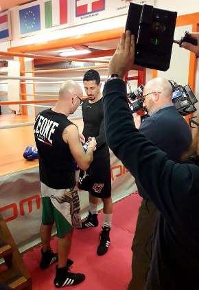 Scarpa sotto al ring TV